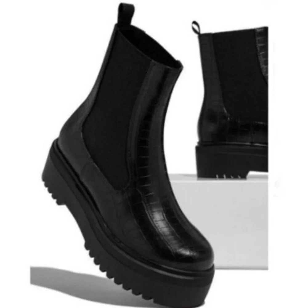 !! NEW !! Black Embossed Croc Pull On Chelsea Lug Sole Boots - Picture 3 of 5